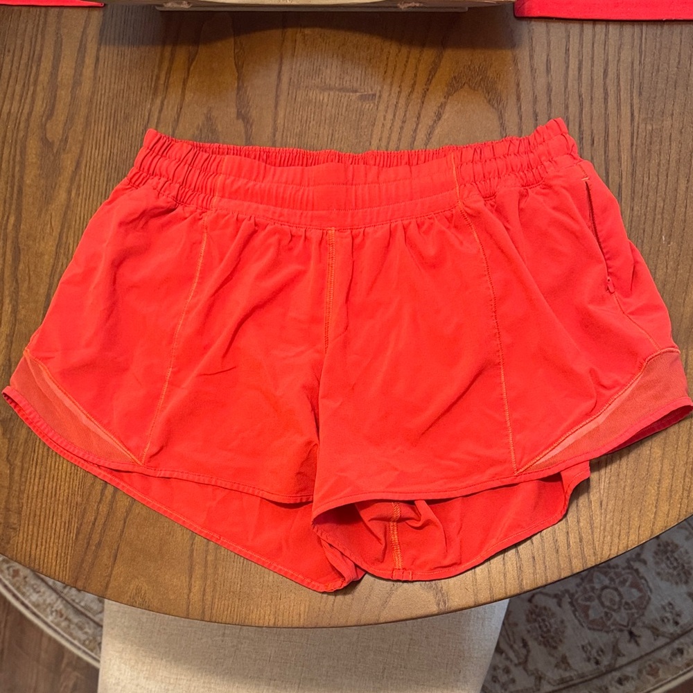 Lululemon hotty hot red shorts 2.5”